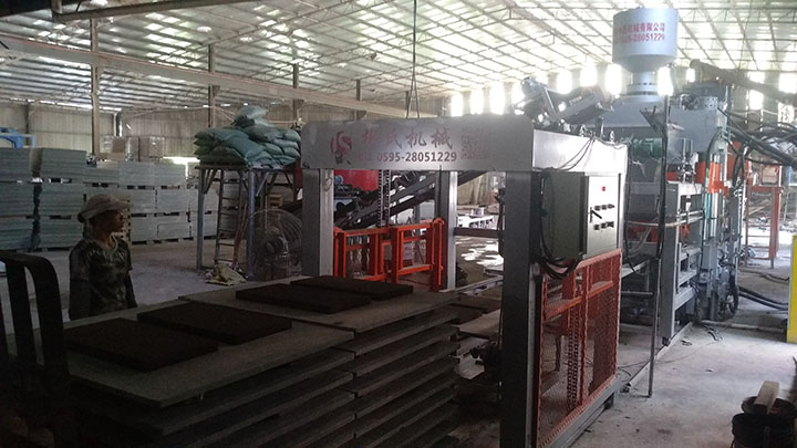 PC仿石磚機(jī)運用