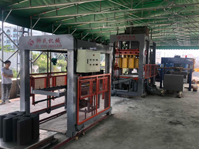 路沿石、護(hù)坡磚、擋土磚生產(chǎn)效果